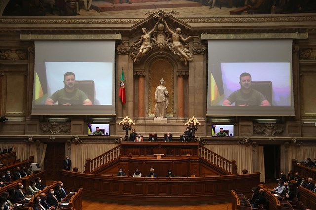 Presidente ucraniano pede apoio a Portugal no Parlamento Presidente ucraniano pede apoio a Portugal no Parlamento