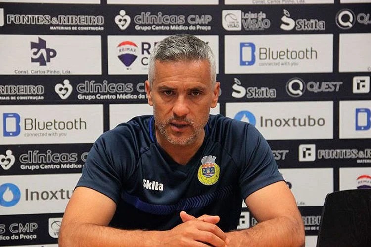 FUTEBOL: Treinador do Arouca espera voltar ás vitórias este sábado diante o Portimonense FUTEBOL: Treinador do Arouca espera voltar ás vitórias este sábado diante o Portimonense