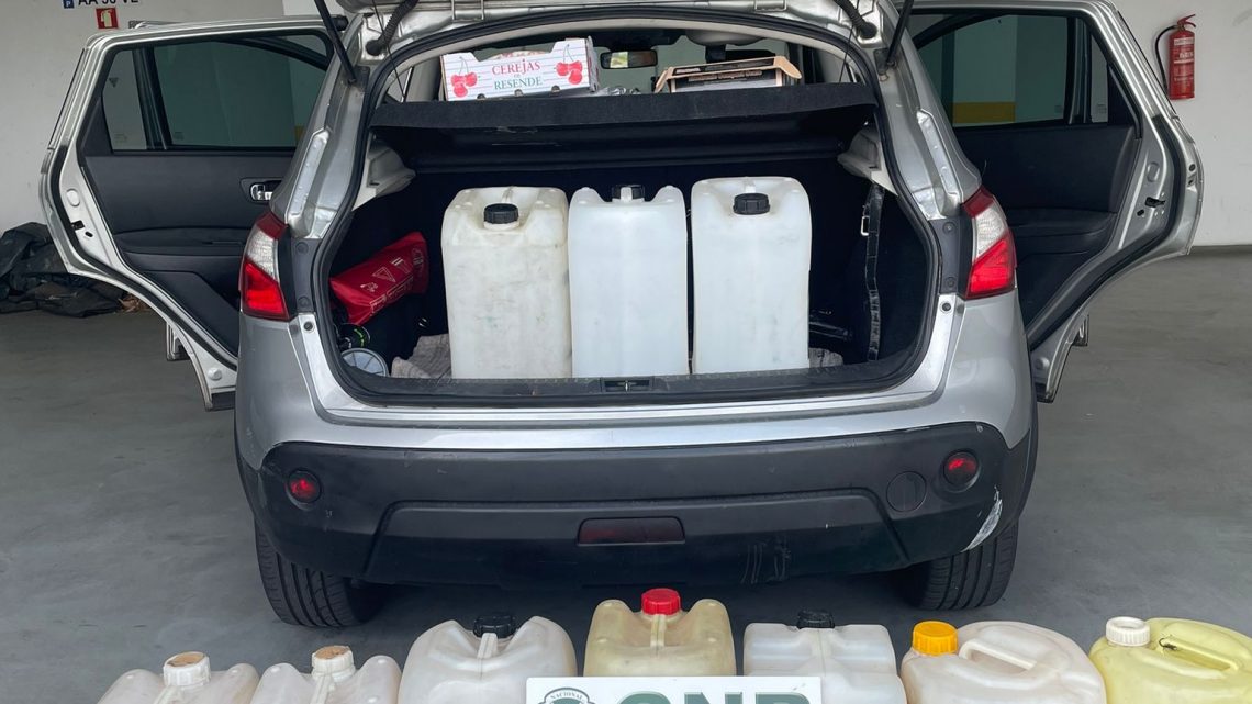 GNR aprende 150 litros de combustíveis em Penafiel GNR aprende 150 litros de combustíveis em Penafiel