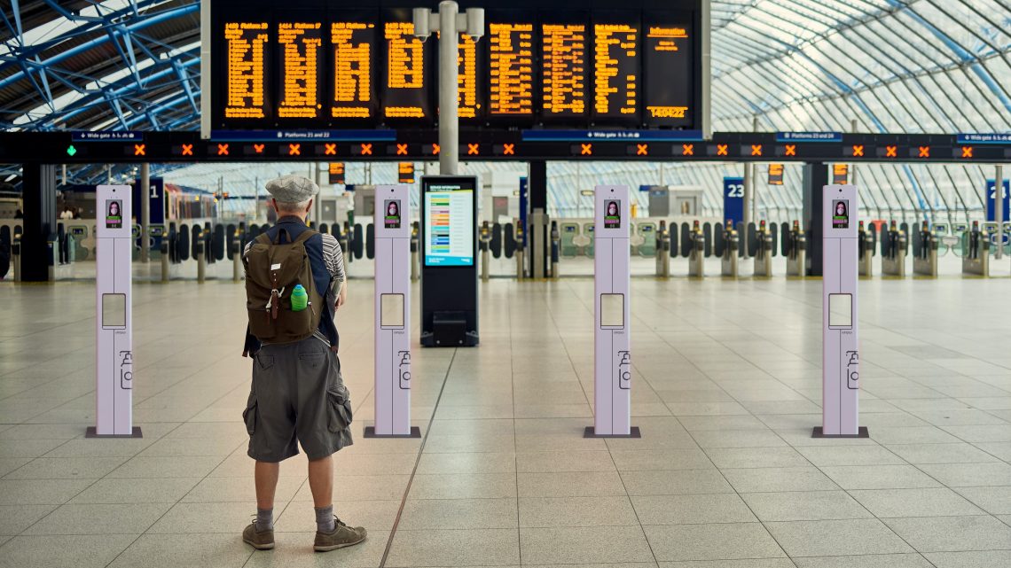 Máscaras deixam de ser obrigatórias em aeroportos e voos europeus Máscaras deixam de ser obrigatórias em aeroportos e voos europeus