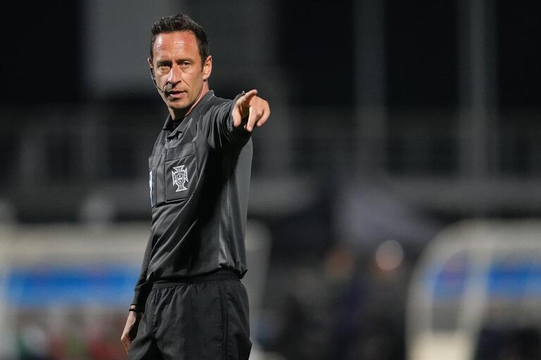 Árbitro portuense apita meia-final da Liga Europa