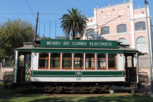 Desfile histórico do carro eléctrico regressa ao Porto este domingo Desfile histórico do carro eléctrico regressa ao Porto este domingo