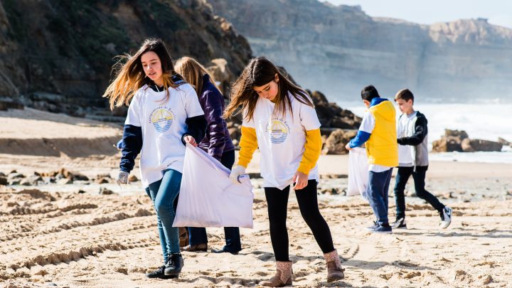 400 alunos juntam-se na limpeza de praias no Porto
