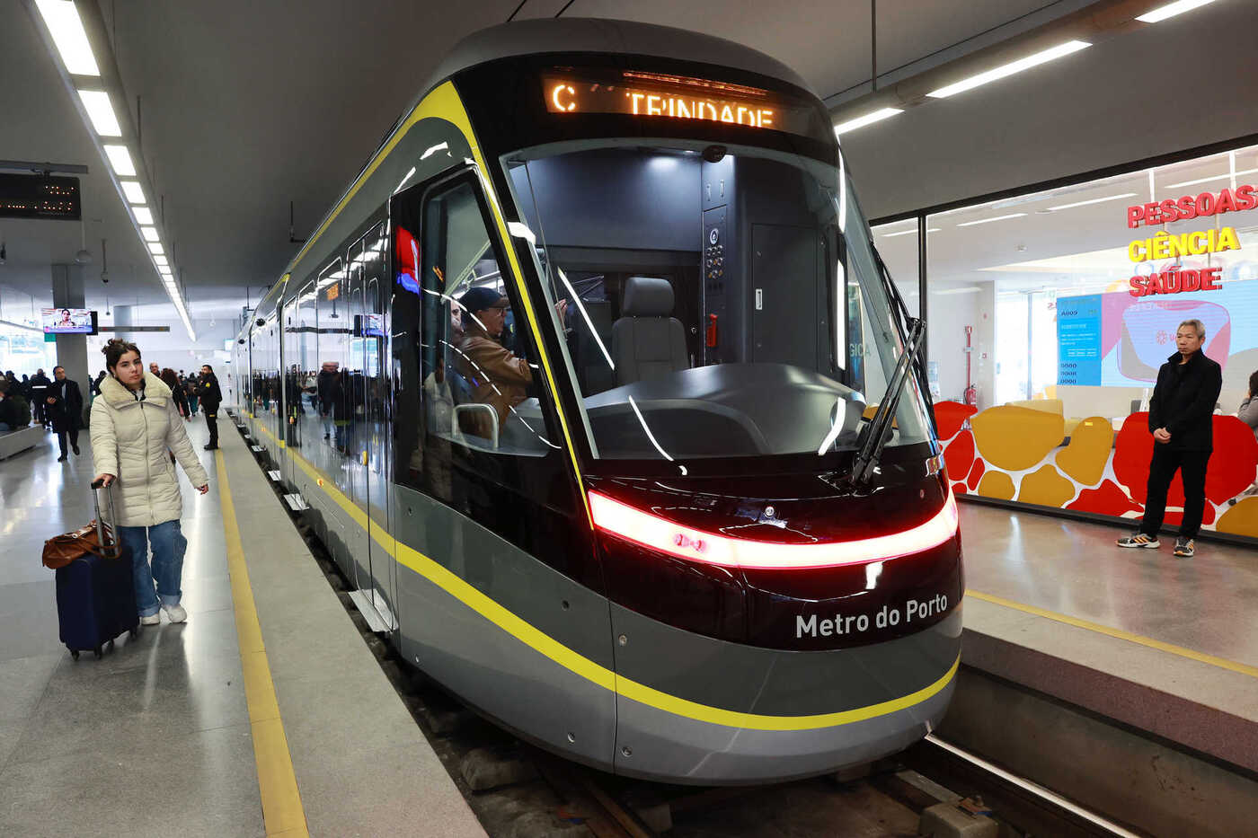 Novas carruagens do Metro do Porto circulam a partir de Maio