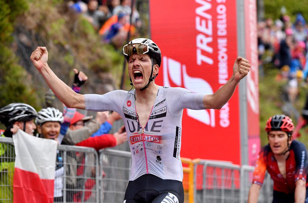 João Almeia vence a 16.ª etapa da Volta a Itália e segue no 2.º lugar da geral