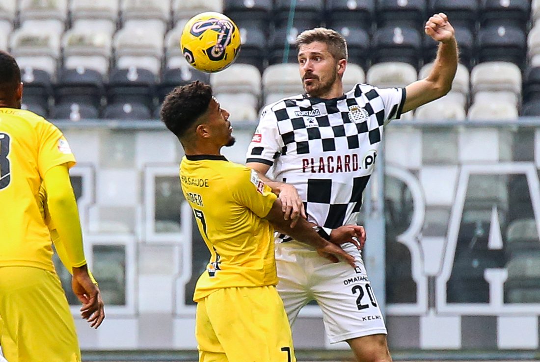 Boavista surpreendido no Bessa pelo Portimonense