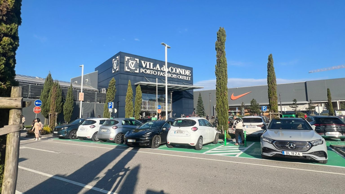 Proprietária do Freeport e do Vila do Conde Porto Fashion Outlet regista vendas recorde de 1,45 mil milhões de euros. Proprietária do Freeport e do Vila do Conde Porto Fashion Outlet regista vendas recorde de 1,45 mil milhões de euros.
