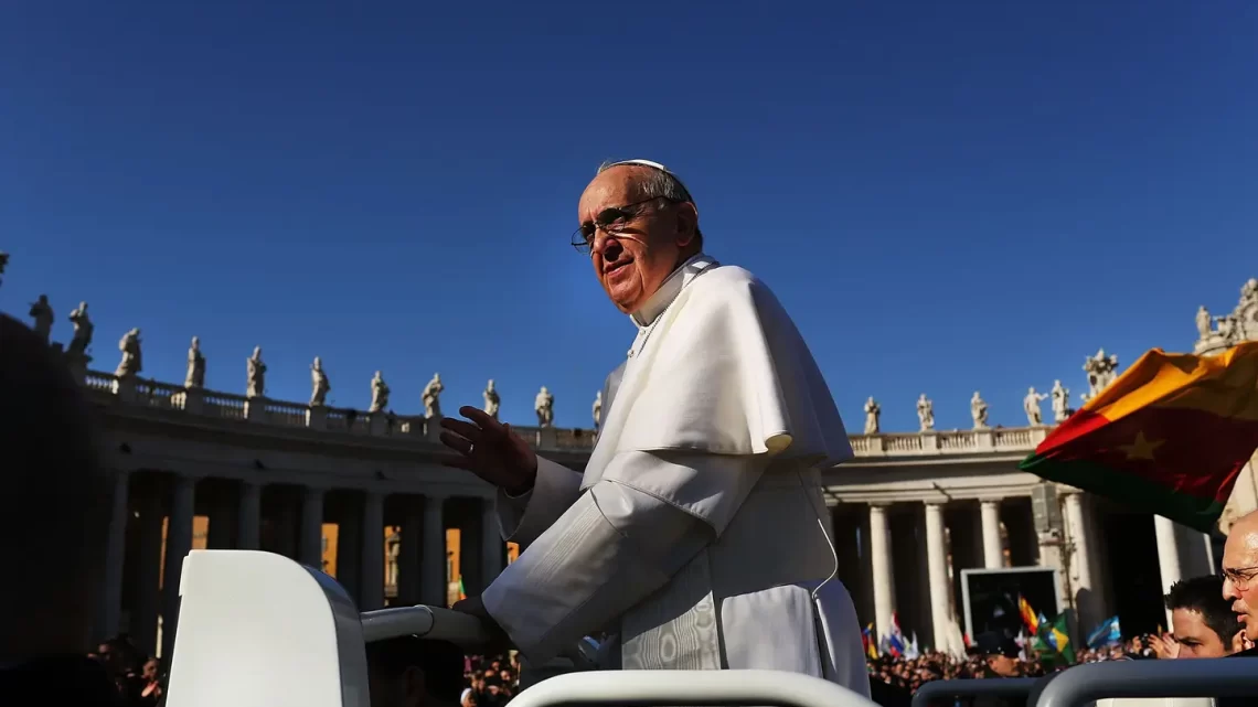 Papa Francisco em estado crítico devido a agravamento de infeção pulmonar Papa Francisco em estado crítico devido a agravamento de infeção pulmonar