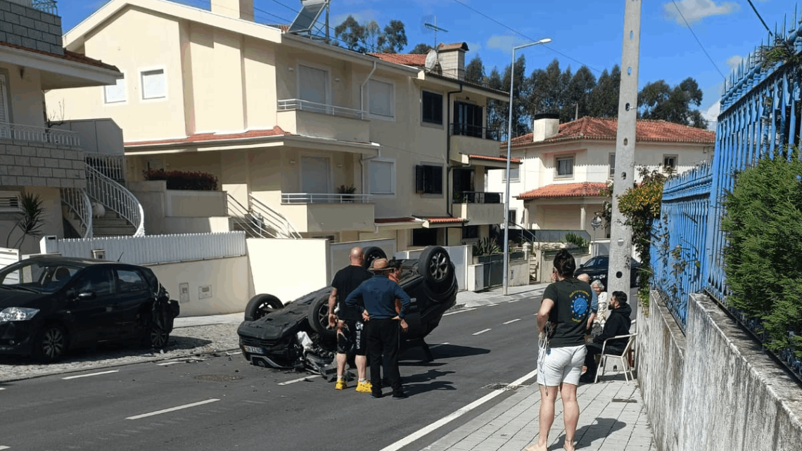 Despiste em Jovim, Gondomar, causa um ferido ligeiro Despiste em Jovim, Gondomar, causa um ferido ligeiro