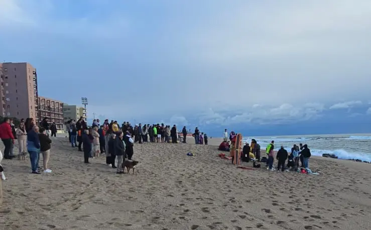 Mulher morre e dois ficam feridos após resgate do mar na Praia da Lagoa Mulher morre e dois ficam feridos após resgate do mar na Praia da Lagoa