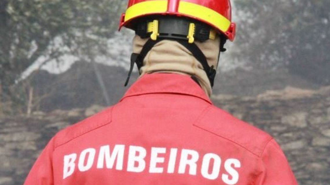 Bombeiros ameaçam deixar de usar ambulâncias do INEM se dívidas não forem pagas até dia 23 de julho Bombeiros ameaçam deixar de usar ambulâncias do INEM se dívidas não forem pagas até dia 23 de julho