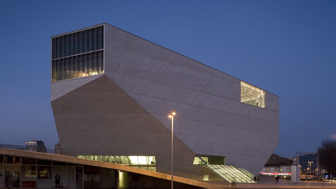 Casa da Música celebra 20 anos com concertos gratuitos espalhados pelo Porto Casa da Música celebra 20 anos com concertos gratuitos espalhados pelo Porto