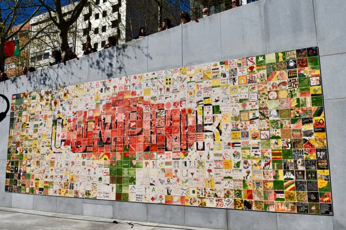Porto inaugura mural colaborativo para celebrar os 50 anos de Abril