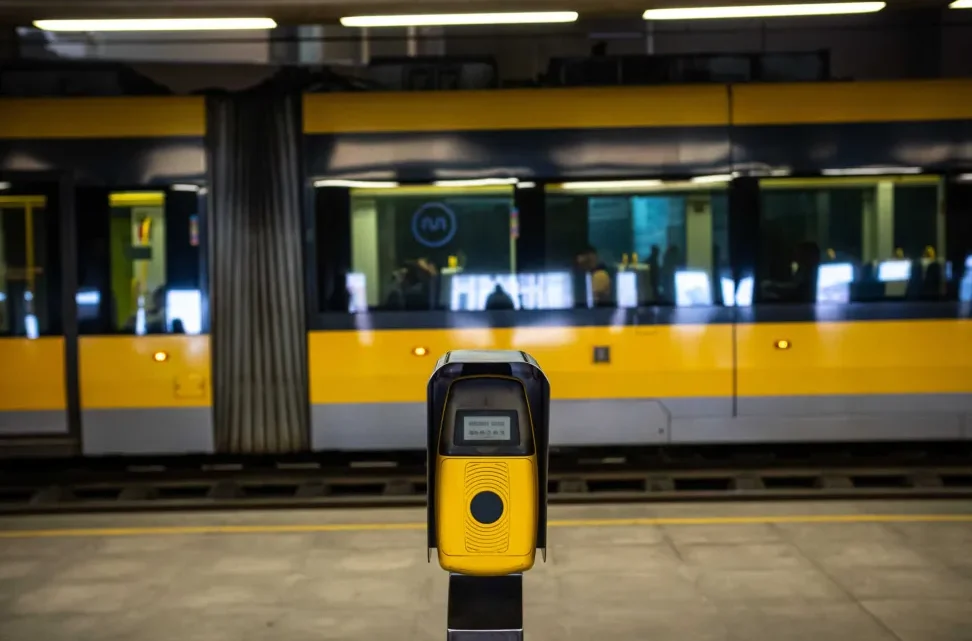 Metro do Porto com circulação interrompida entre 12 e 13 de abril Metro do Porto com circulação interrompida entre 12 e 13 de abril