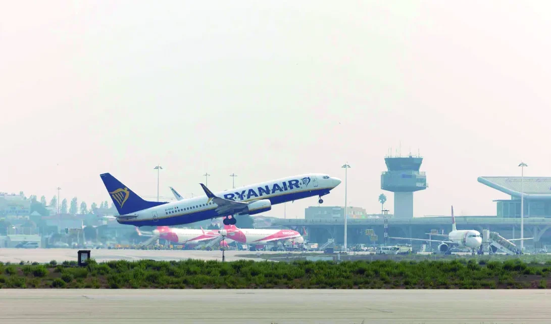 Governo descarta nova pista no Aeroporto Francisco Sá Carneiro Governo descarta nova pista no Aeroporto Francisco Sá Carneiro