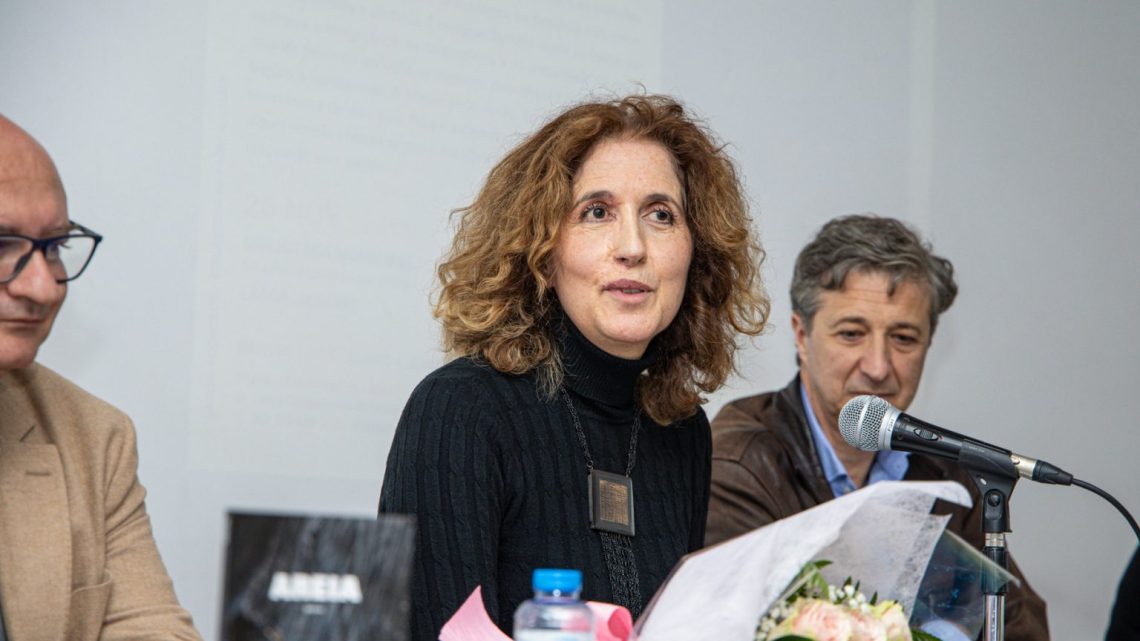 Clara Andrade vence Prémio Literário João da Silva Correia com “Gineceu” Clara Andrade vence Prémio Literário João da Silva Correia com “Gineceu”