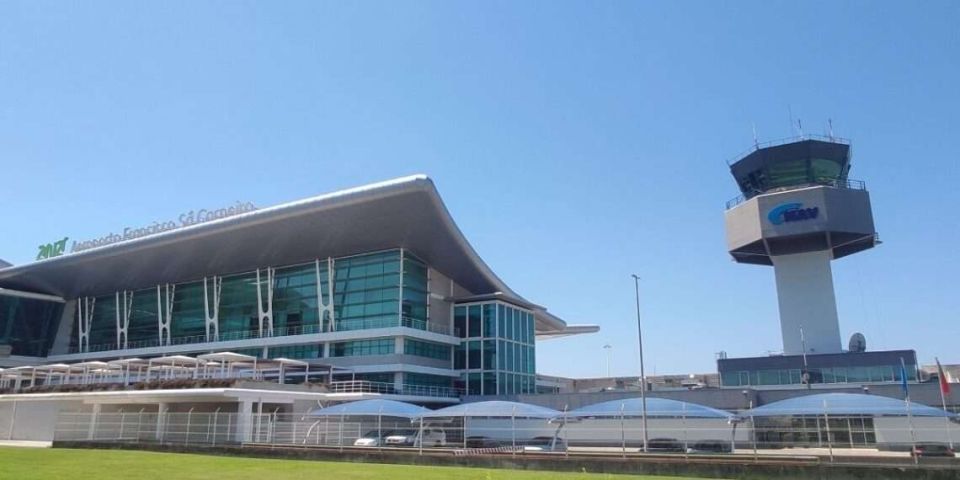 Câmara da Maia rejeita servir como zona de estacionamento na ampliação do Aeroporto Sá Carneiro Câmara da Maia rejeita servir como zona de estacionamento na ampliação do Aeroporto Sá Carneiro