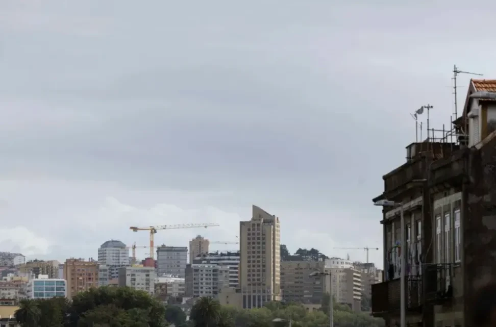 Porto e Gaia lideram pedidos de licenciamento de novas habitações, ultrapassando Lisboa Porto e Gaia lideram pedidos de licenciamento de novas habitações, ultrapassando Lisboa