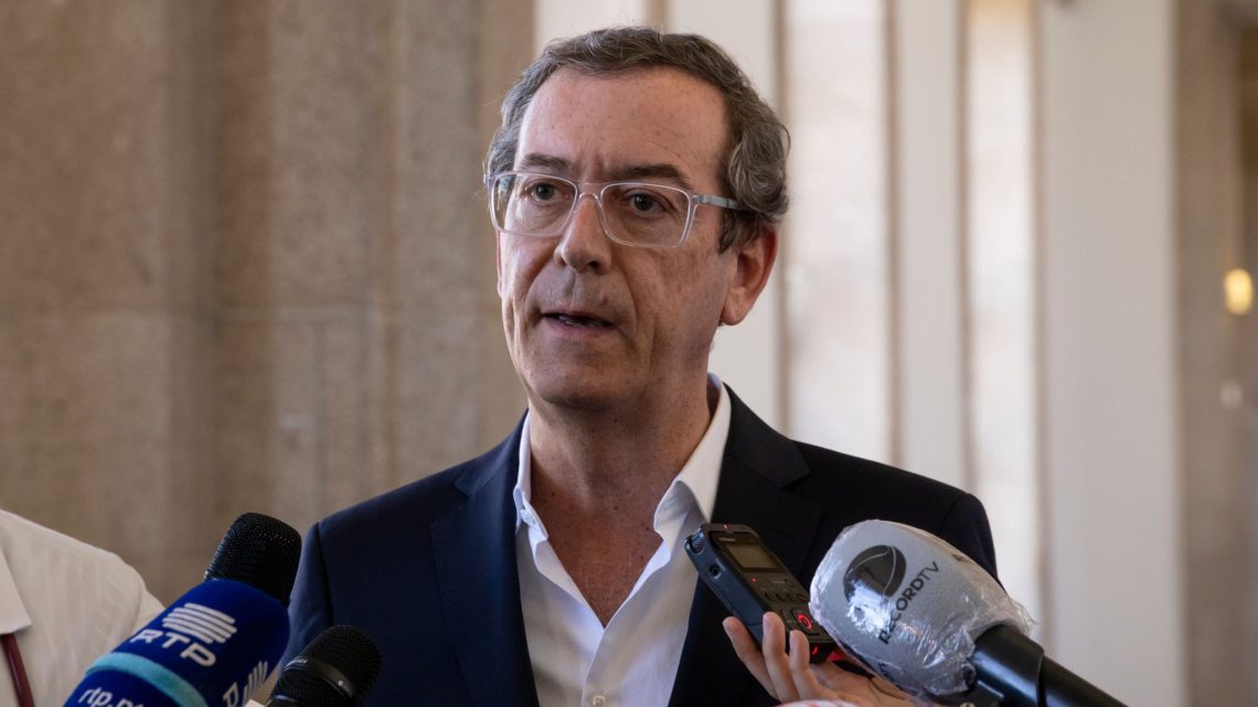 Miguel Guimarães admite frustração por não ter sido escolhido como candidato à Câmara do Porto