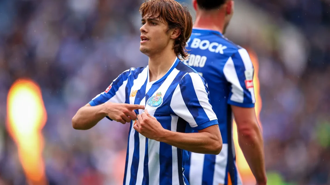 Rodrigo Mora brilha no Dragão e FC Porto volta ao terceiro lugar da Liga Rodrigo Mora brilha no Dragão e FC Porto volta ao terceiro lugar da Liga