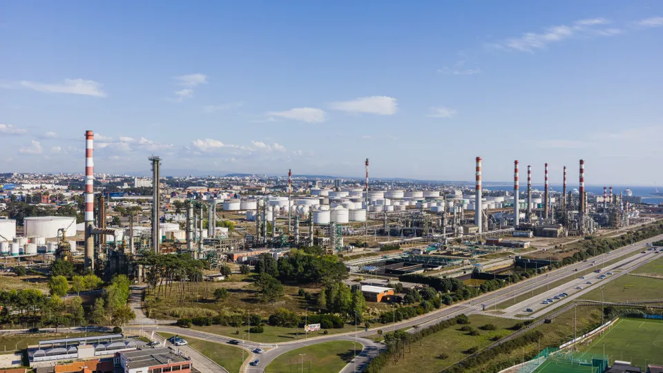 Trabalhadores defendem a reindustrialização dos terrenos da antiga refinaria de Matosinhos