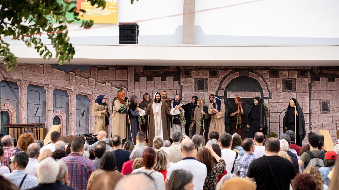 Santa Maria da Feira revive a Paixão de Cristo com encenações que mobilizam toda a cidade Santa Maria da Feira revive a Paixão de Cristo com encenações que mobilizam toda a cidade