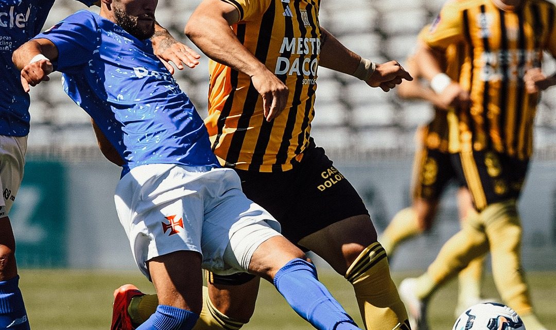 Lusitânia Lourosa fecha Liga 3 como campeão invicto e com promoção à II Liga garantida