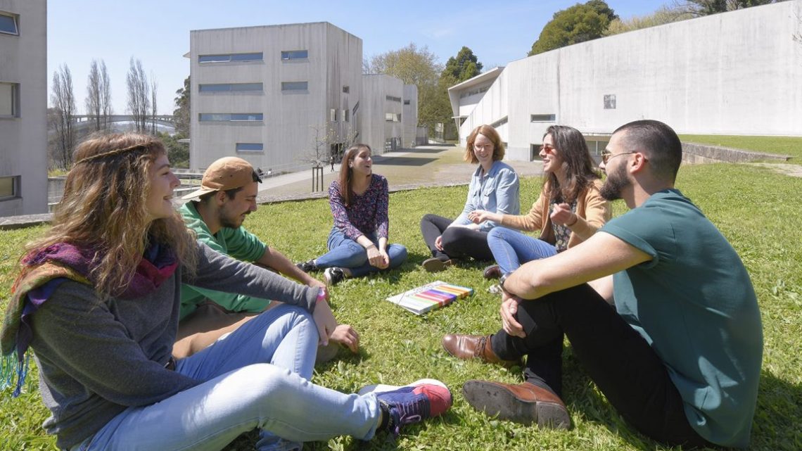Mentoria da U.Porto alargada a todas as faculdades com adesão da FAUP Mentoria da U.Porto alargada a todas as faculdades com adesão da FAUP