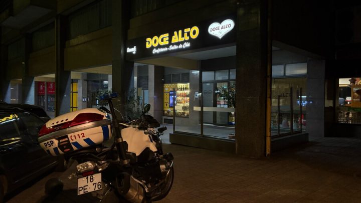 Pastelaria Doce Alto assaltada minutos após encerrar no Porto