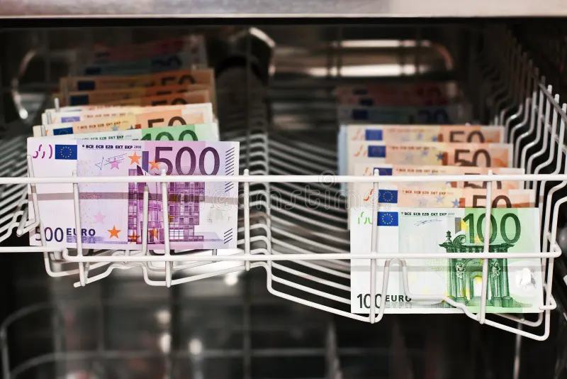 Administrador de lar em Santo Tirso acusado de desviar mais de 500 mil euros de utente idosa entre 2013 e 2021 Administrador de lar em Santo Tirso acusado de desviar mais de 500 mil euros de utente idosa entre 2013 e 2021