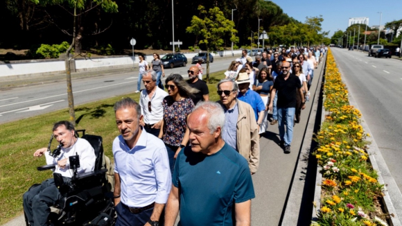 Pedro Duarte critica projeto do metrobus e apela à sua suspensão Pedro Duarte critica projeto do metrobus e apela à sua suspensão