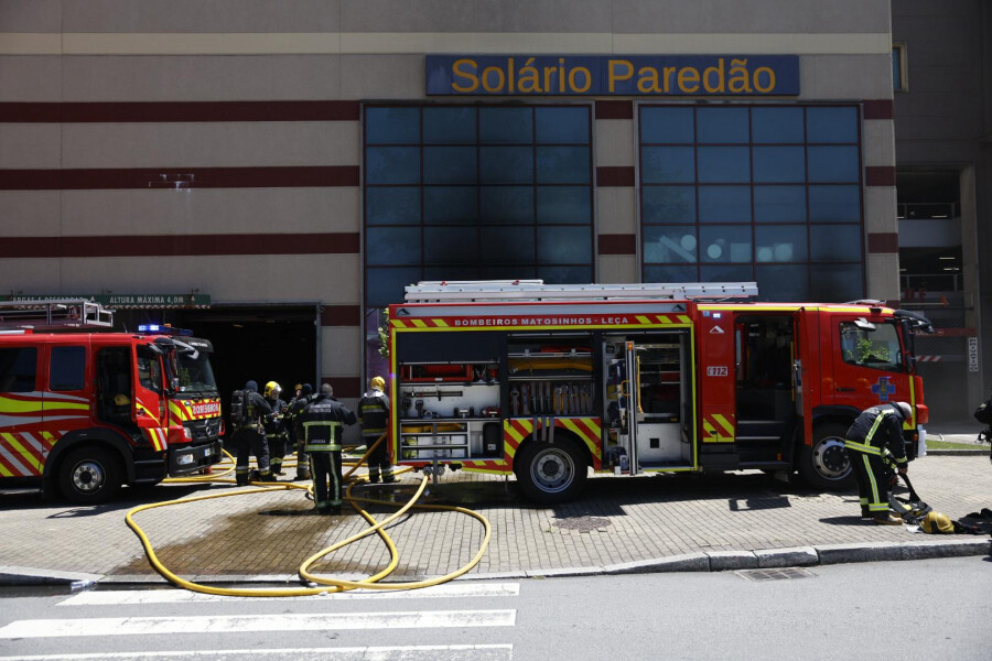 Incêndio deflagra em solário do NorteShopping, em Matosinhos Incêndio deflagra em solário do NorteShopping, em Matosinhos