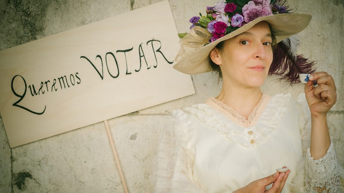 Peça “Antiprincesas – Carolina Beatriz Ângelo” é apresentada este sábado no Jardim do Centro de Memória, Vila do Conde Peça “Antiprincesas – Carolina Beatriz Ângelo” é apresentada este sábado no Jardim do Centro de Memória, Vila do Conde