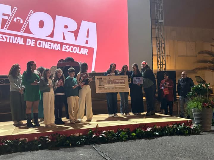 “Super-Heróis” vence 1.ª edição do Festival de Cinema Escolar F(H)ORA em Matosinhos “Super-Heróis” vence 1.ª edição do Festival de Cinema Escolar F(H)ORA em Matosinhos