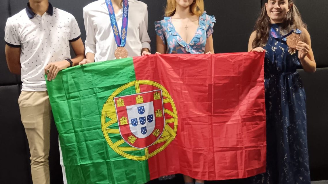 Aluno de Matosinhos conquista medalha de bronze nas Olimpíadas de Biologia Aluno de Matosinhos conquista medalha de bronze nas Olimpíadas de Biologia