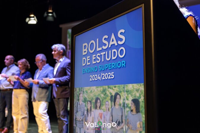 Câmara de Valongo atribui 141 mil euros em bolsas a 188 estudantes do ensino superior Câmara de Valongo atribui 141 mil euros em bolsas a 188 estudantes do ensino superior