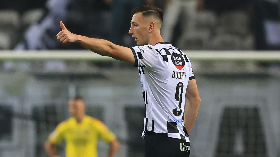 Boavista transfere Robert Bozeník para o Stoke City e mantém percentagem dos direitos futuros Boavista transfere Robert Bozeník para o Stoke City e mantém percentagem dos direitos futuros