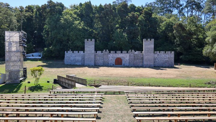 Viagem Medieval em Terra de Santa Maria abre com espetáculo de 500 ‘Filhos da Viagem’