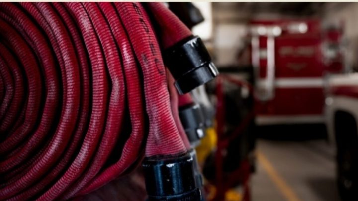 Incêndio em apartamento de Guifões provoca três feridos e leva à evacuação de prédio em Matosinhos