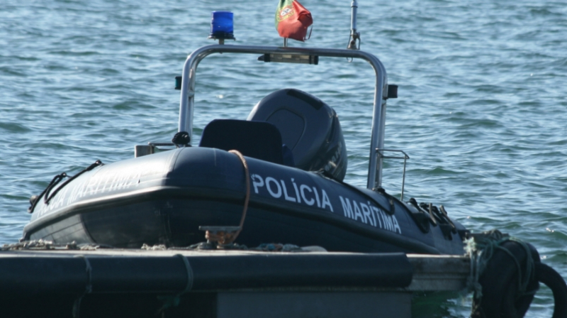 Corpo em elevado estado de decomposição encontrado no rio Douro, em frente à Alfândega Corpo em elevado estado de decomposição encontrado no rio Douro, em frente à Alfândega