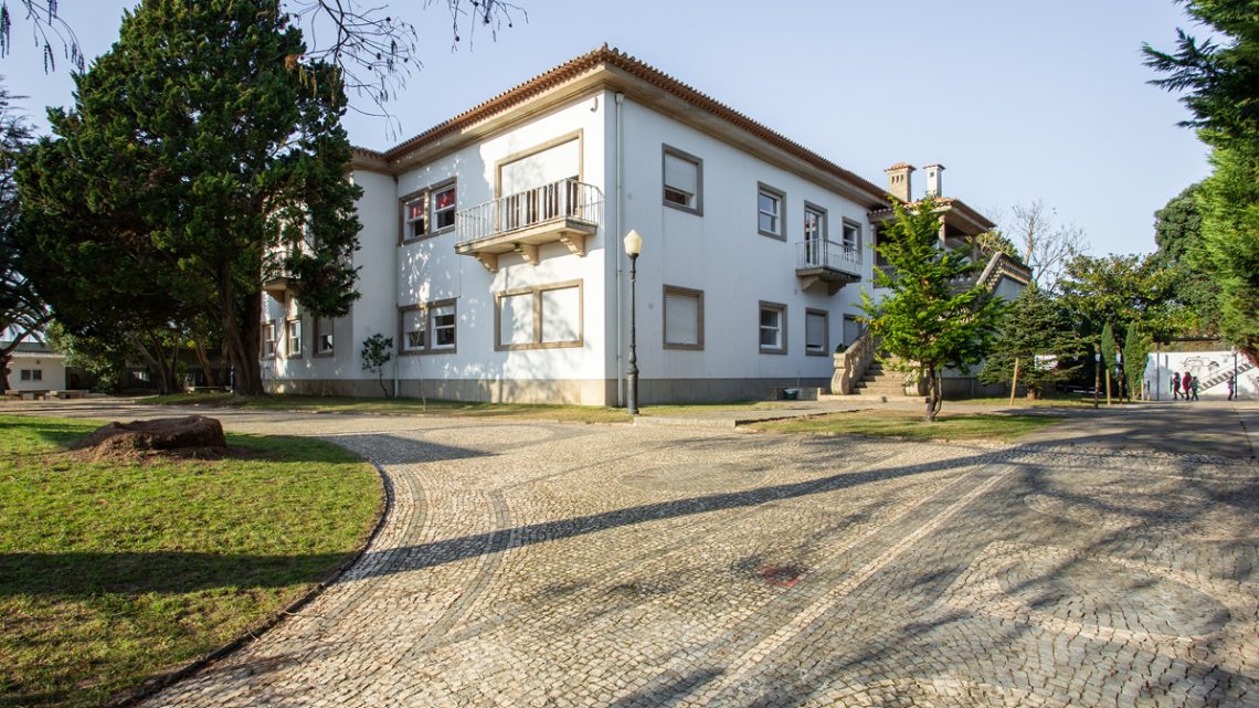 Colégio INED, no Porto, encerrou portas de forma abrupta em plena época de exames Colégio INED, no Porto, encerrou portas de forma abrupta em plena época de exames