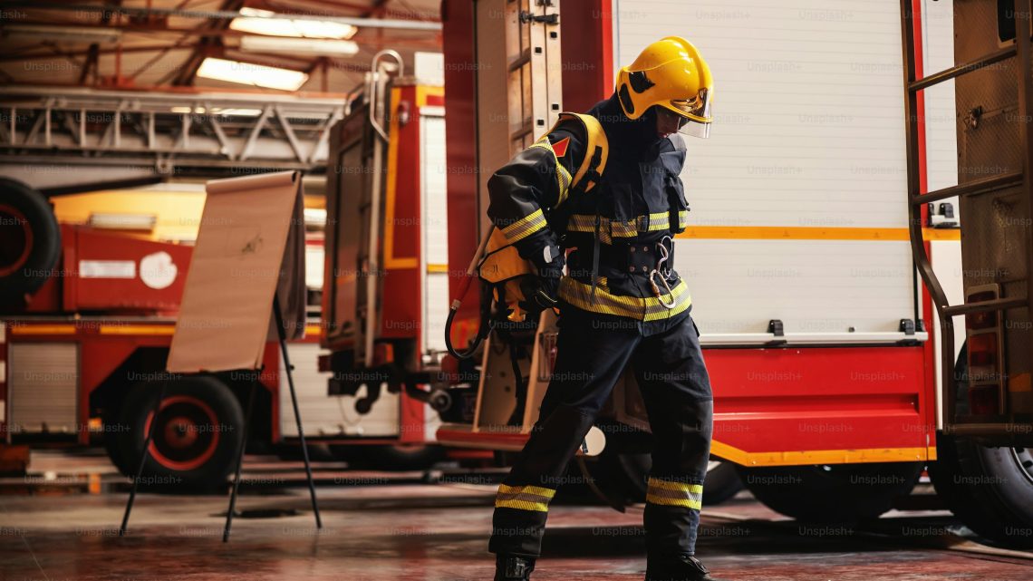 Homem resgatado após queda em poço de 20 metros em Vila Nova de Gaia Homem resgatado após queda em poço de 20 metros em Vila Nova de Gaia