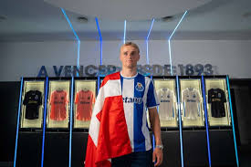 FC Porto assegura Victor Froholdt por 22 milhões e cláusula de 85 milhões
