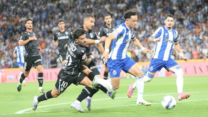 FC Porto vence V. Guimarães no Dragão no arranque do Campeonato com golos de Pepê e Samu (3-0)