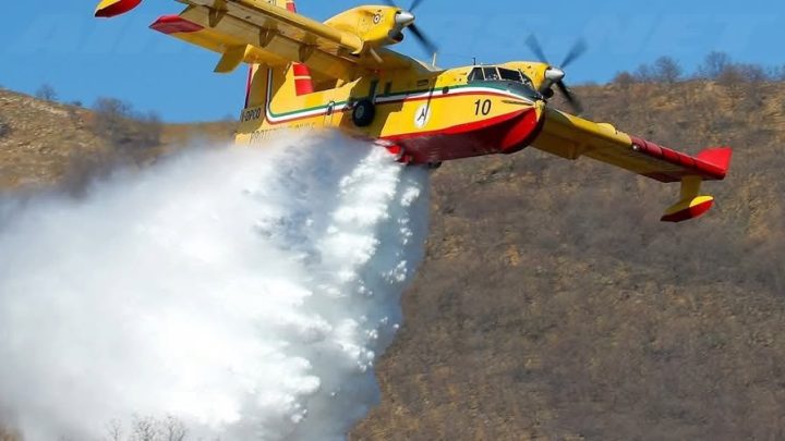 Aviões de combate a incêndios solicitados por Portugal podem chegar este domingo