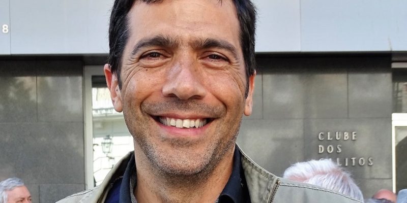 Ex-eurodeputado Miguel Viegas é o candidato da CDU à Câmara da Feira e propõe remunicipalização da água como prioridade Ex-eurodeputado Miguel Viegas é o candidato da CDU à Câmara da Feira e propõe remunicipalização da água como prioridade
