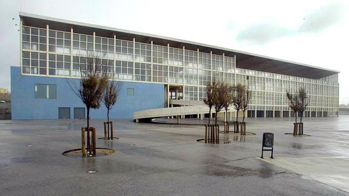 Homem baleado após desacatos junto ao Edifício Transparente, no Porto Homem baleado após desacatos junto ao Edifício Transparente, no Porto
