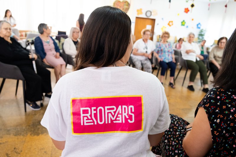 Projeto “Ponte de Gerações” une jovens e seniores em nove meses de partilha intergeracional no Porto Projeto “Ponte de Gerações” une jovens e seniores em nove meses de partilha intergeracional no Porto