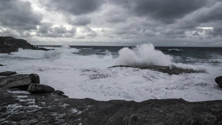 Praias da Foz do Douro interditadas devido a alerta de agitação marítima