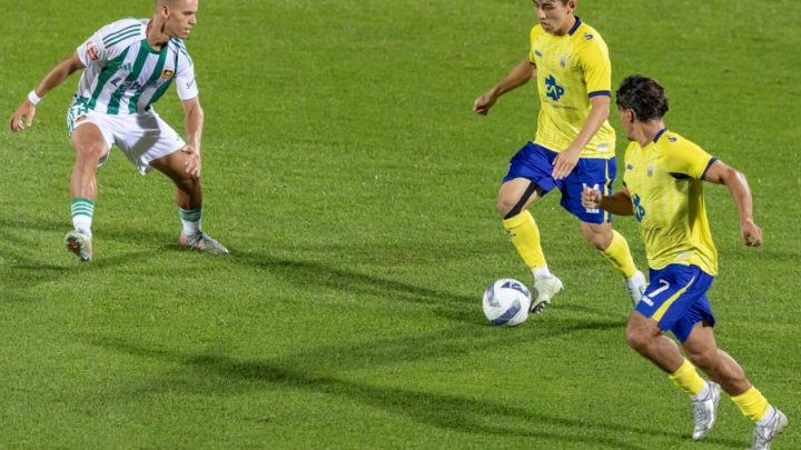 Arouca empata com Rio Ave graças a golo nos descontos (3-3)